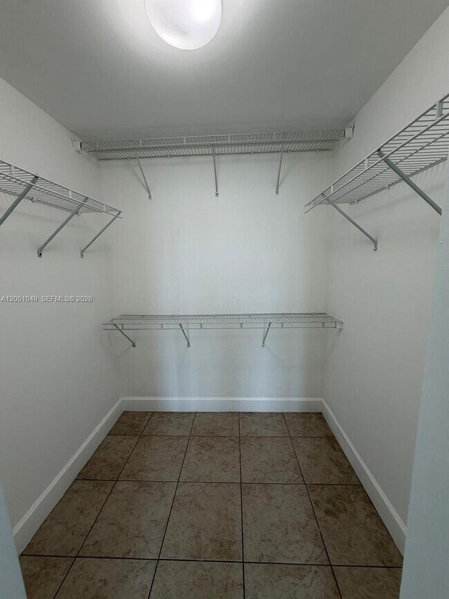 Building Photo - 50 Menores Ave
