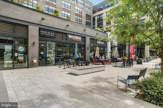 Building Photo - 801 N Fairfax St