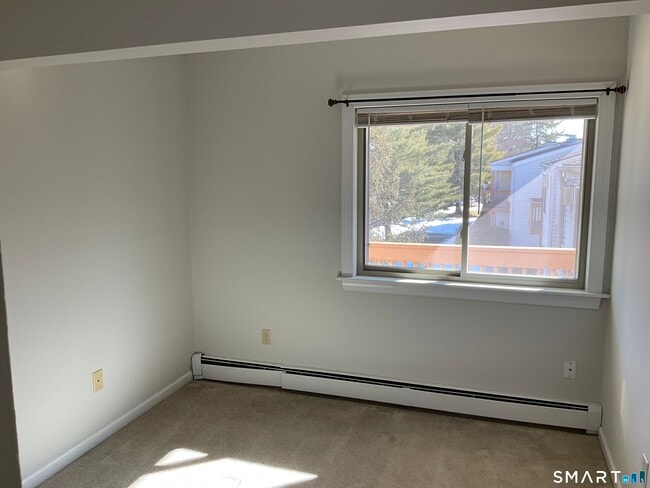 Building Photo - 157 Woodland Dr