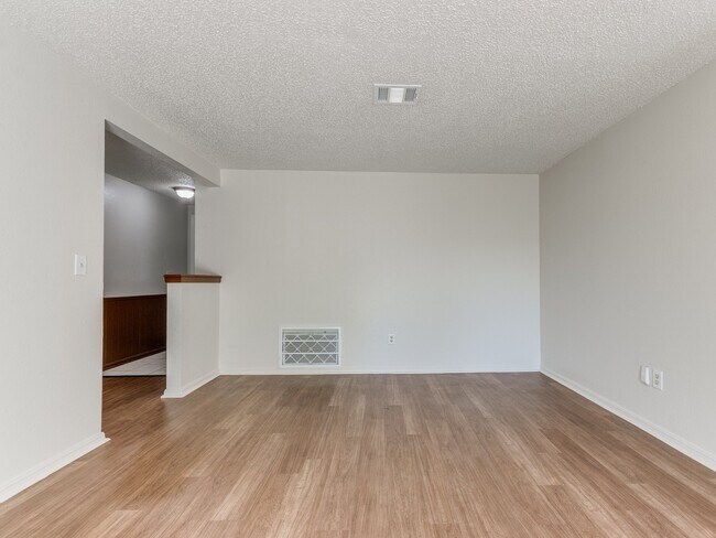 Building Photo - 929 Branchwood Dr