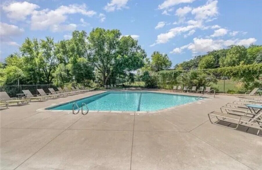 Building Photo - 5627 Green Circle Dr