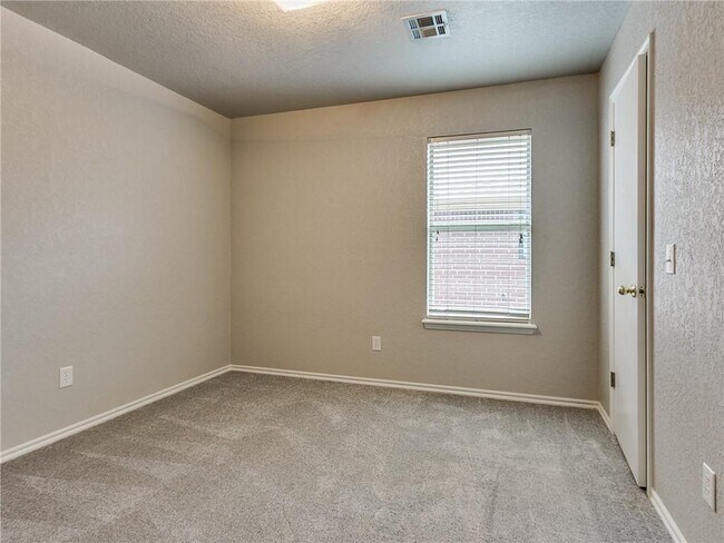 Building Photo - 16216 Seminole Dr