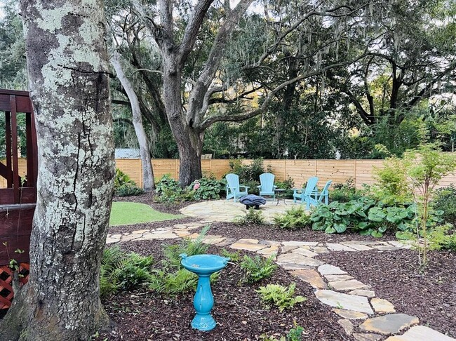 Building Photo - 164 Riverland Dr