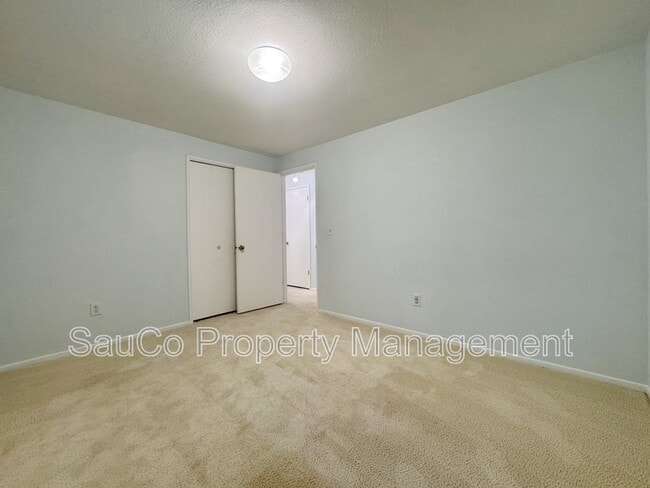 Building Photo - 11995 NW Dumar Ln