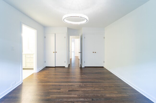 Building Photo - Newly Remodel Home in West Hills!