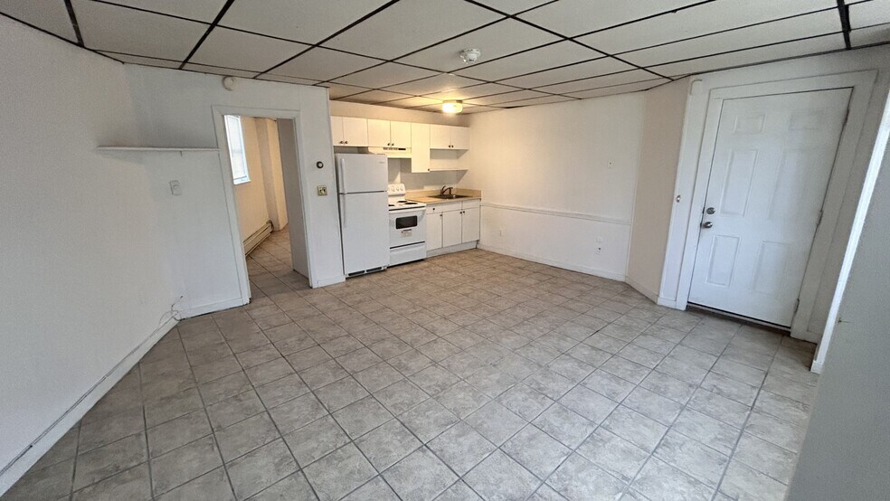 Building Photo - 10 Marion St