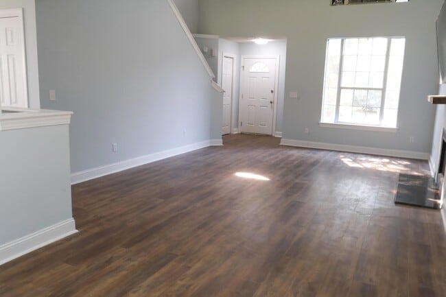 Building Photo - 1003 Providence Way