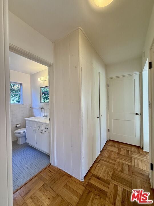 Building Photo - 5205 Village Green