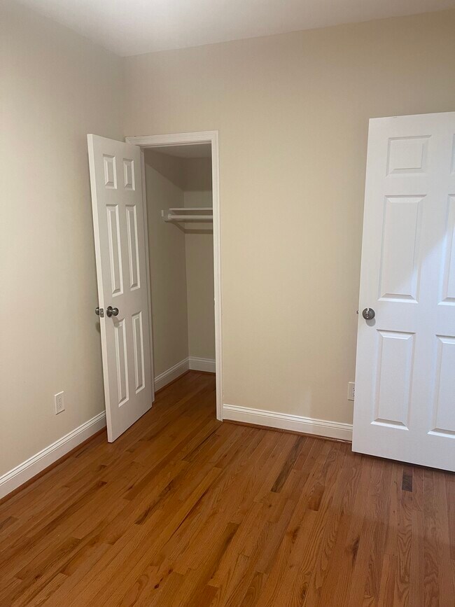 Building Photo - 5615 1st Plz NW