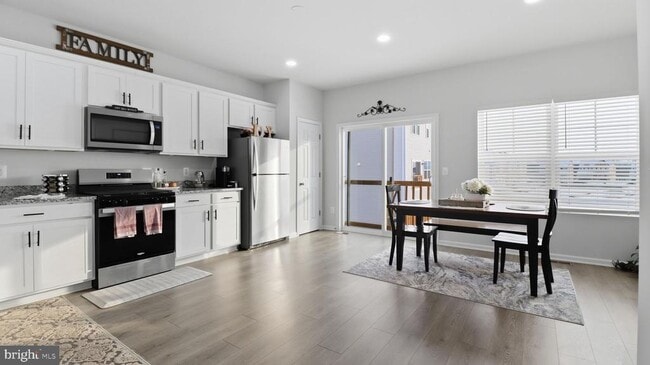 Building Photo - 110 Edelweiss Wy