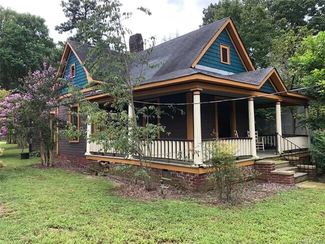 Building Photo - Rooms for rent in a shared home