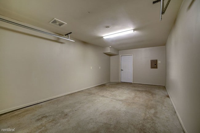 Building Photo - 3 br, 1.5 bath Apartment - Arneman Place