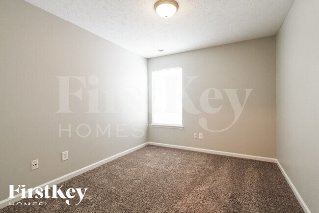 Building Photo - 2283 Layton Park Dr