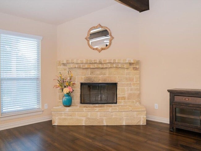 Building Photo - 26618 Camden Chase