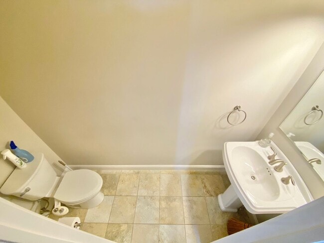 Building Photo - 2 Bedroom Home in Williston VT Available 9...
