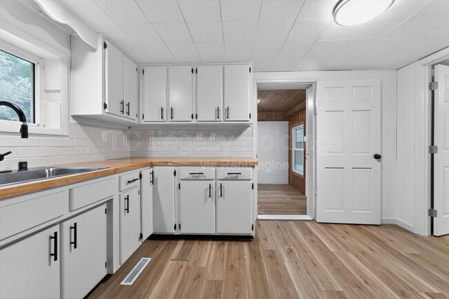 Building Photo - 192 Fairmor Dr