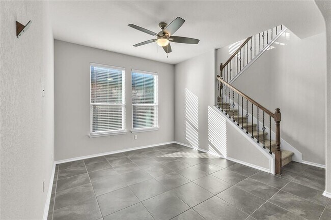 Building Photo - 709 Vaughn St