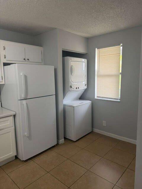 Building Photo - 4839 Arjaro Dr