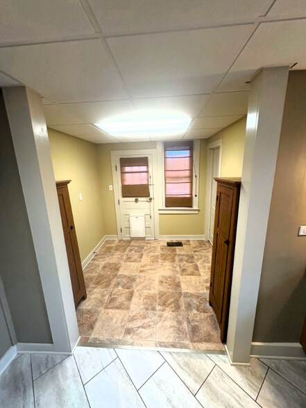 Building Photo - 3 E 3rd Ave