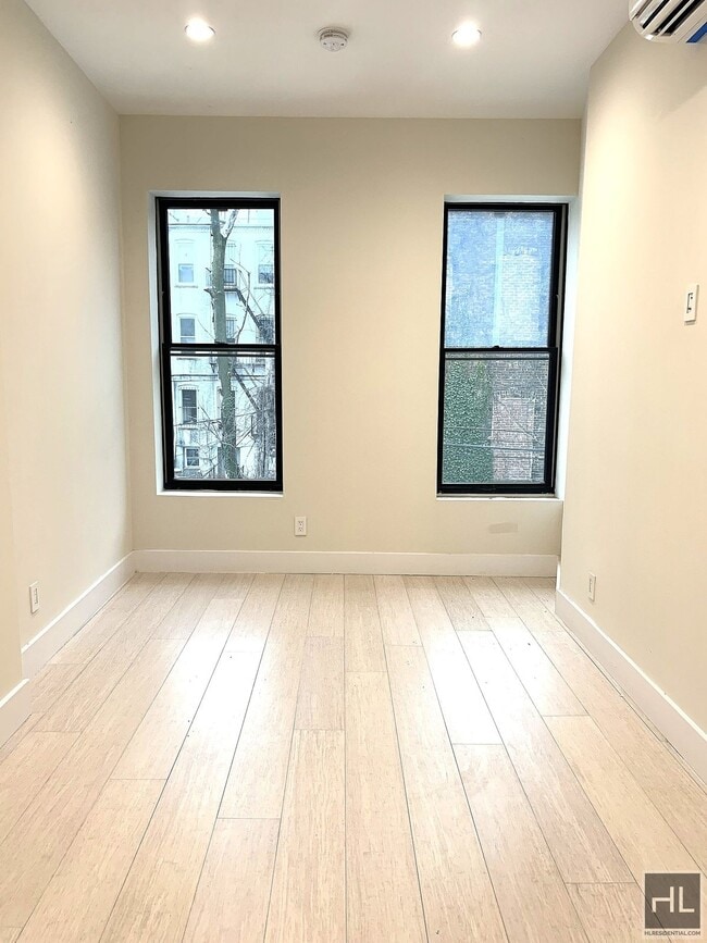 Building Photo - EXCLUSIVE BED-STUY BROWNSTONE GARDEN  FLOO...