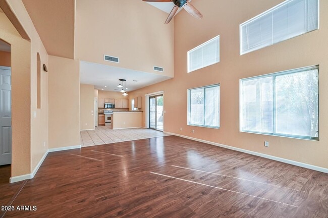 Building Photo - 2621 E Waterview Ct