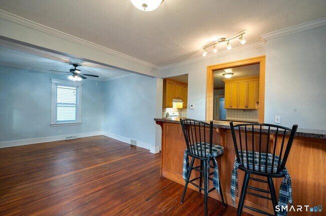 Building Photo - 166 Beaver St