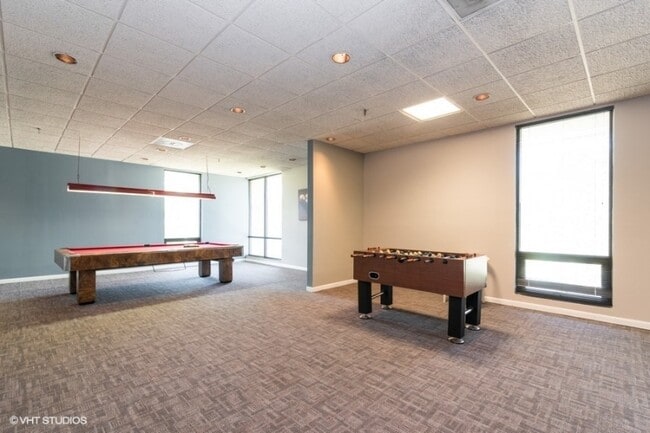 Building Photo - 9128 W Terrace Dr