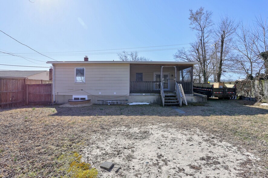 Back of House - 508 Wellham Ave