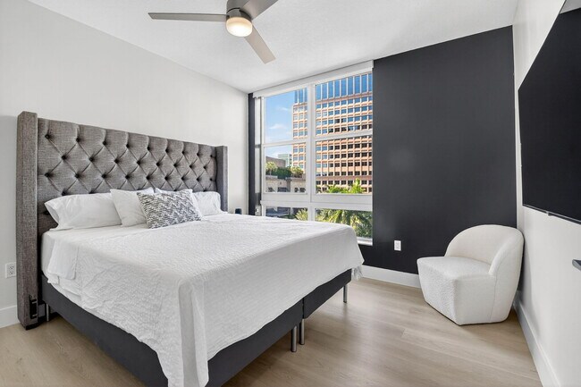 Building Photo - 550 Okeechobee Blvd