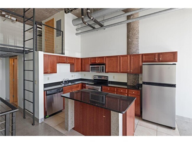 Building Photo - 521 S 7th St