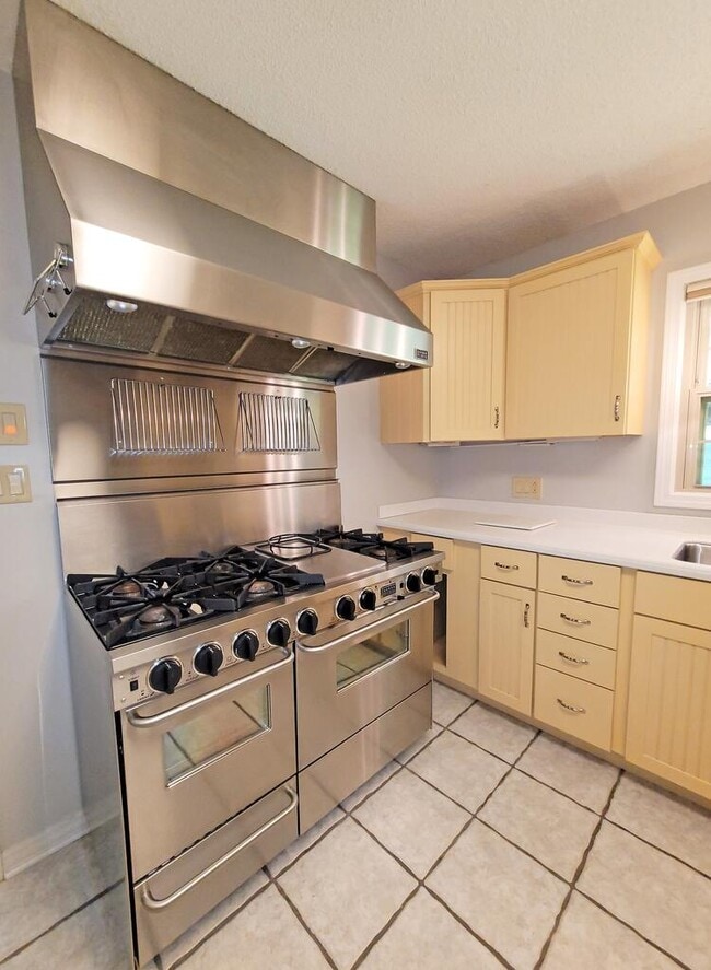 Building Photo - 133 Glenrochie Dr