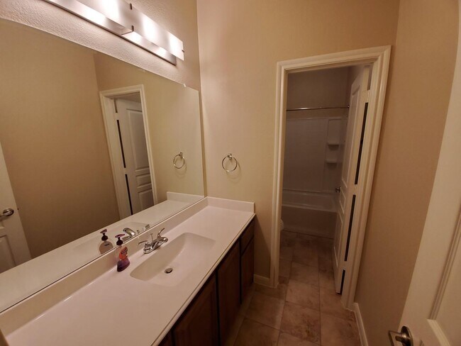 Building Photo - Beautiful Lavon home over 2600 sqft!