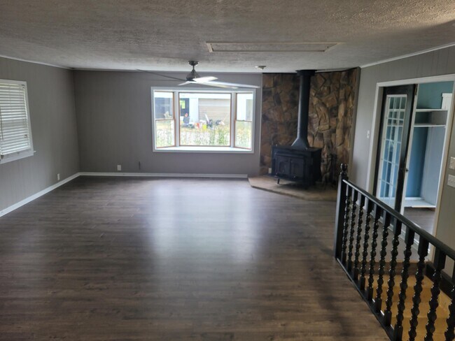 Building Photo - 2853 OH-63