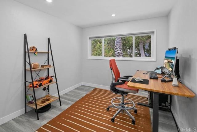 Building Photo - 6073 Avenida Chamnez