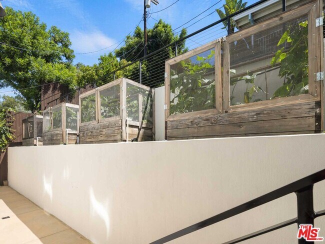 Building Photo - 3606 Berry Dr