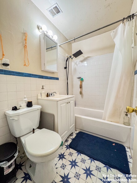 Building Photo - 11 Hodges Ave