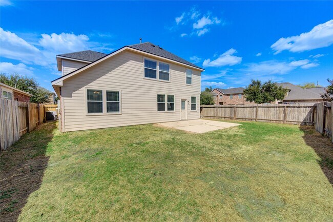 Building Photo - 24615 Lakecrest Bend Dr