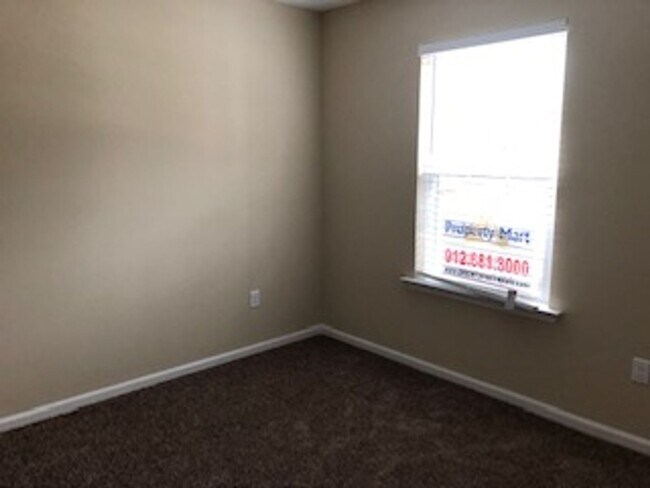 Building Photo - 142 Buckhaven Way