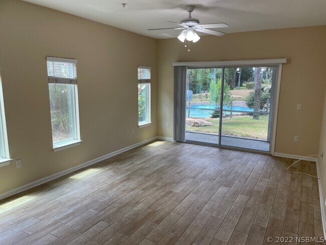 Building Photo - 403 Bouchelle Dr