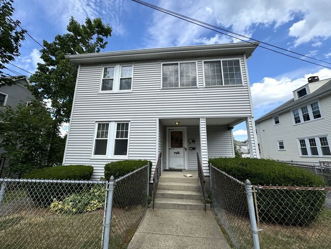 Primary Photo - 108 Dalby St
