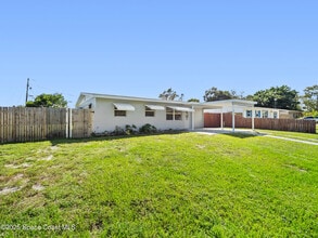 Building Photo - 2033 Robinhood Dr