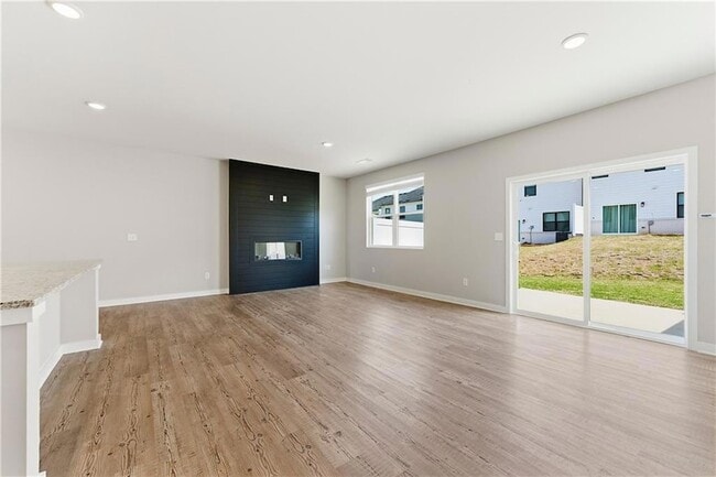 Building Photo - 1905 Westwind St