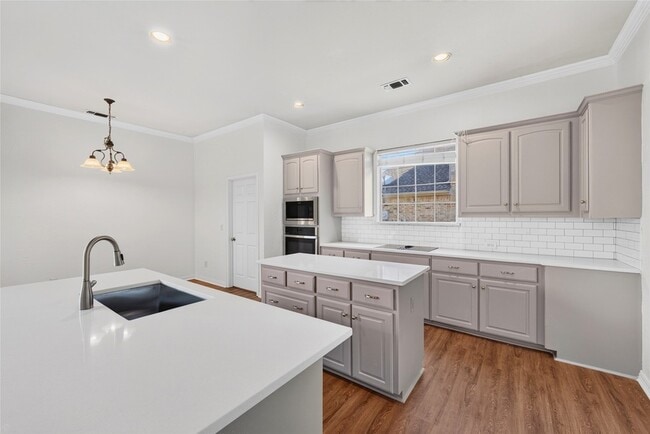 Building Photo - 3731 Charter Dr