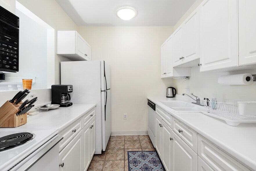 Building Photo - 387 Commonwealth Ave