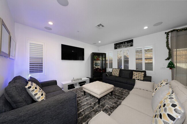 Building Photo - Chula Vista home for rent