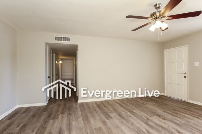 Building Photo - 3308 W Cactus Wren Dr