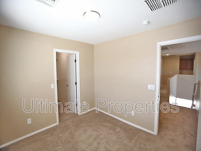 Building Photo - 7722 S 48th Ln