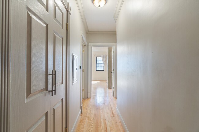 Building Photo - 65 Webster Ave