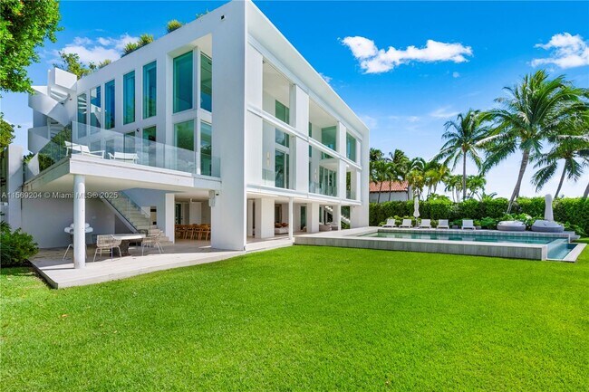 Building Photo - 440 S Mashta Dr