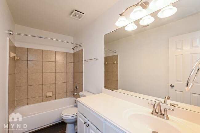 Building Photo - 11523 Dahlia Dale Dr